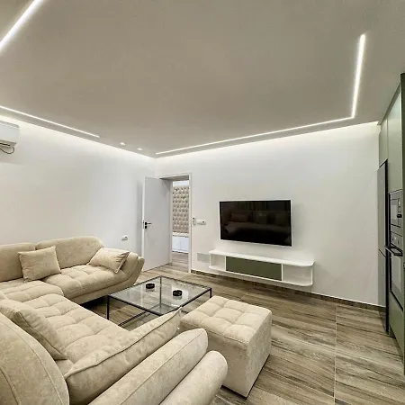 Todi 2 Luxury